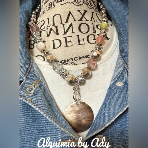 Big and chunky mother of pearl pastel cats eye necklace - Picture 1 of 4